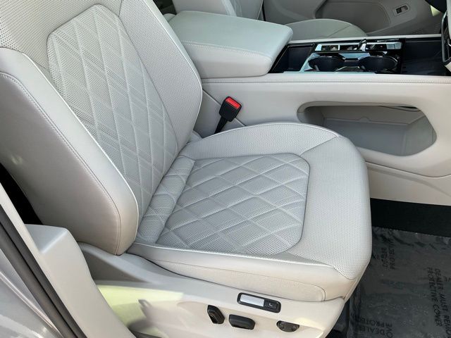 2025 Volkswagen Atlas SEL Premium R-Line - Photo 26