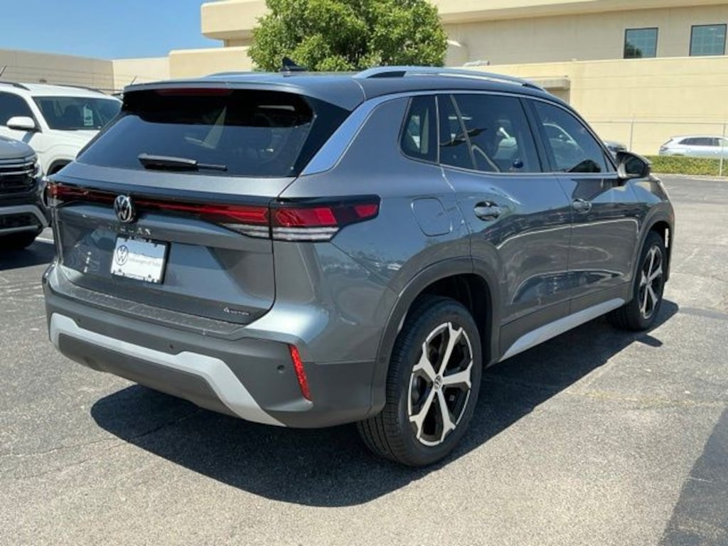 New 2026 Volkswagen Tiguan SE SUV