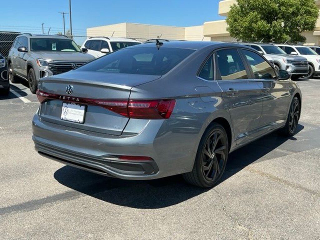 Certified 2025 Volkswagen Jetta 1.5T SE Sedan