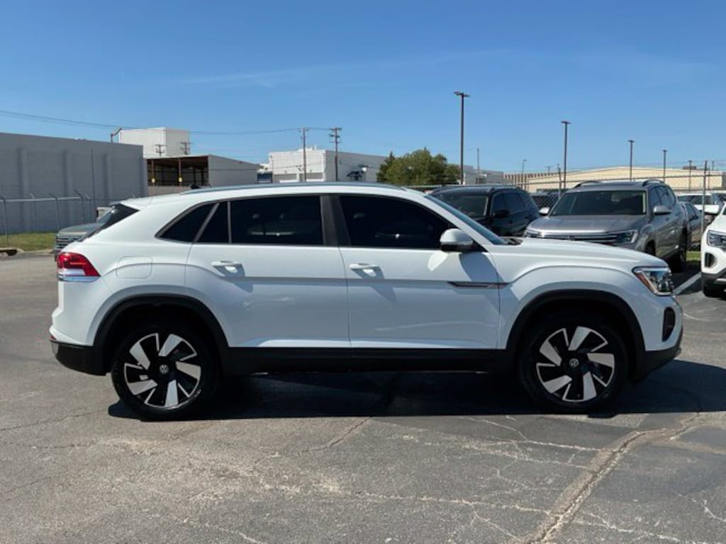 New 2026 Volkswagen Atlas Cross Sport SE w/Technology SUV