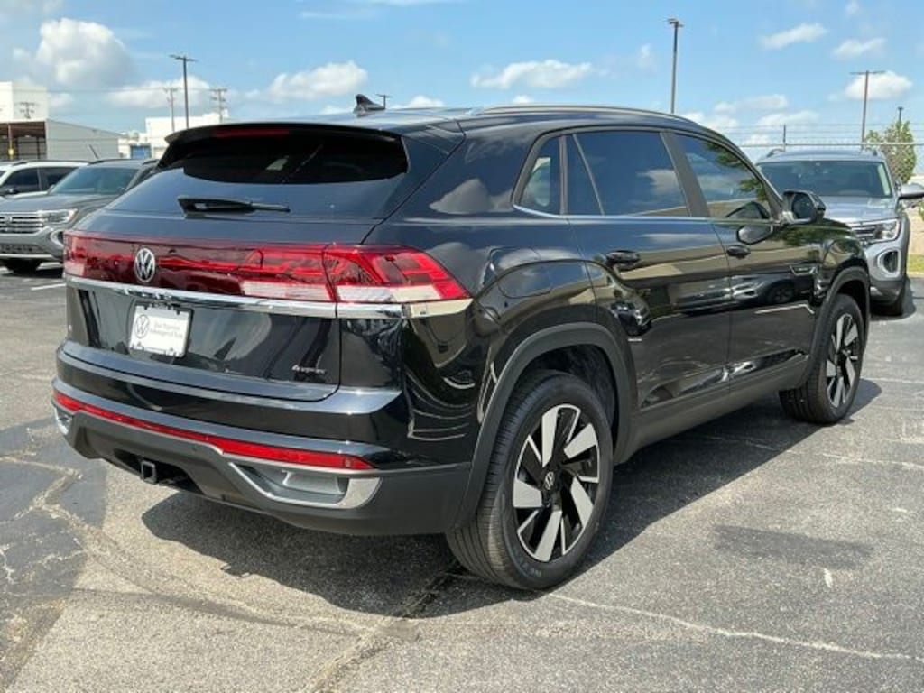 New 2026 Volkswagen Atlas Cross Sport SE w/Technology SUV