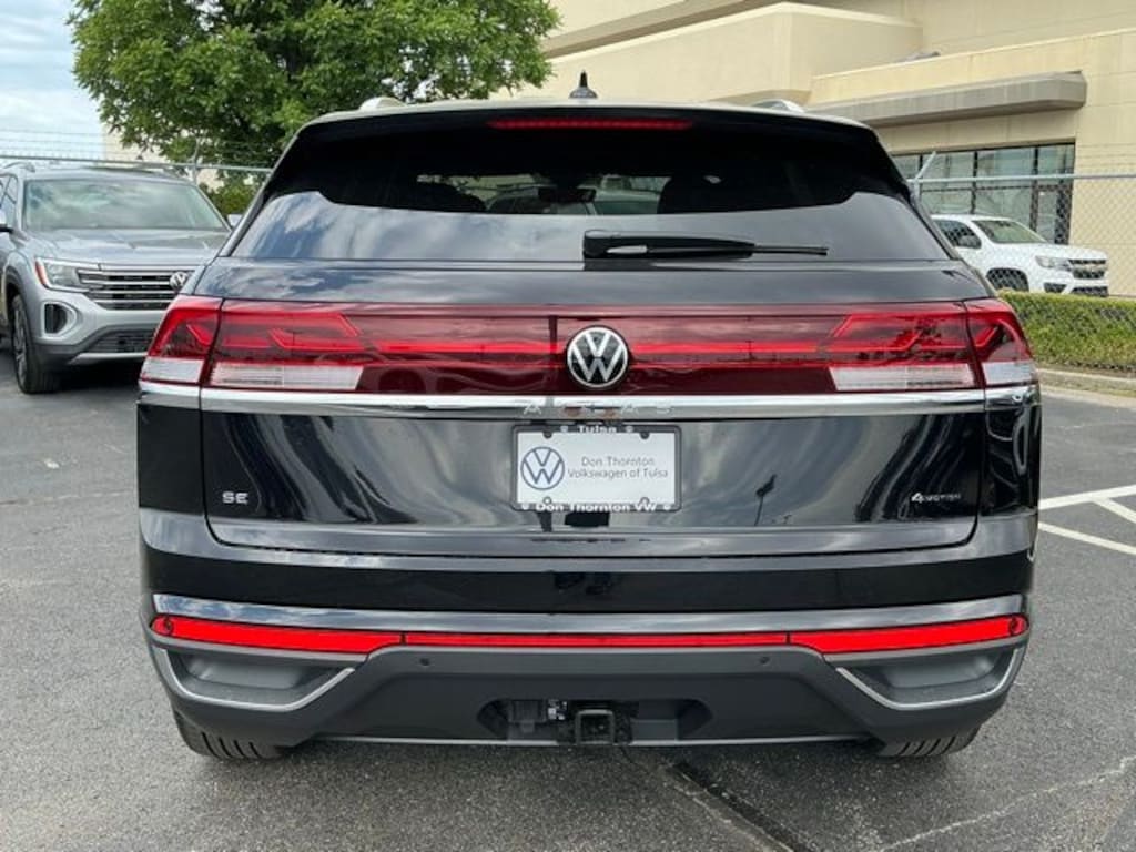 New 2026 Volkswagen Atlas Cross Sport 2.0T SE w/Technology SUV