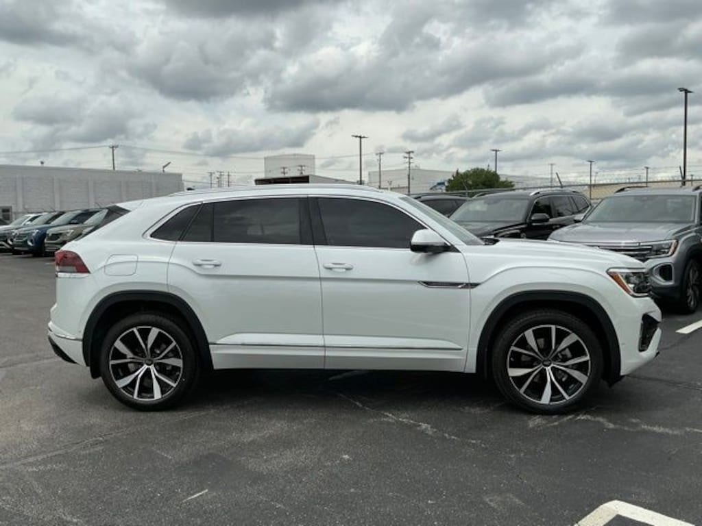 New 2026 Volkswagen Atlas Cross Sport SEL Premium R-Line SUV