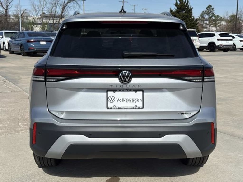 New 2026 Volkswagen Tiguan SE SUV
