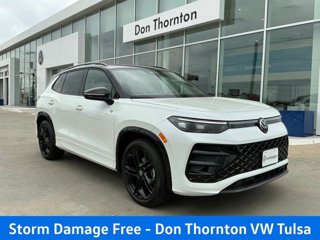2026 Volkswagen Tiguan 2.0T SE R-Line Black's photo