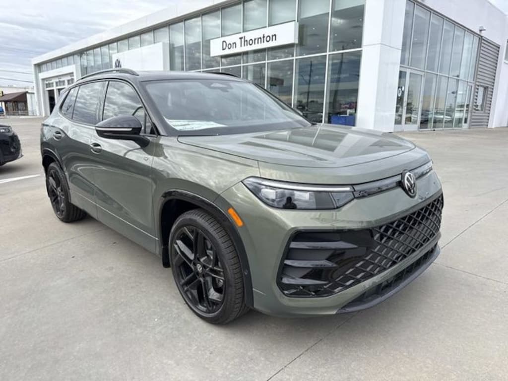 New 2026 Volkswagen Tiguan SE R-Line Black SUV