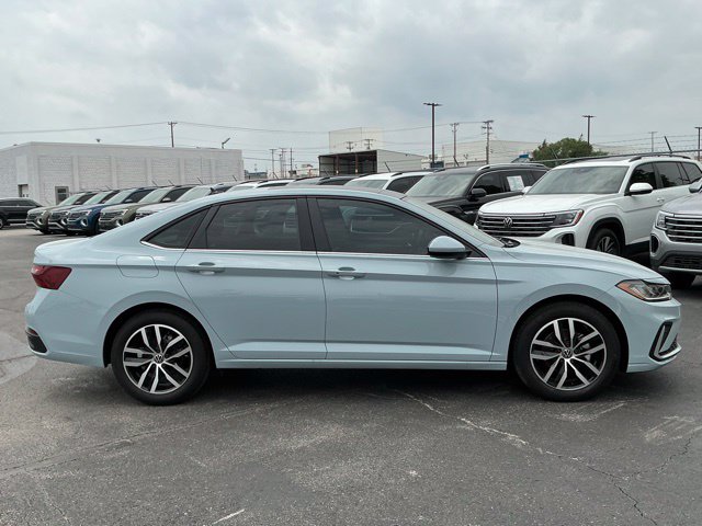 New 2026 Volkswagen Jetta 1.5T SE Sedan