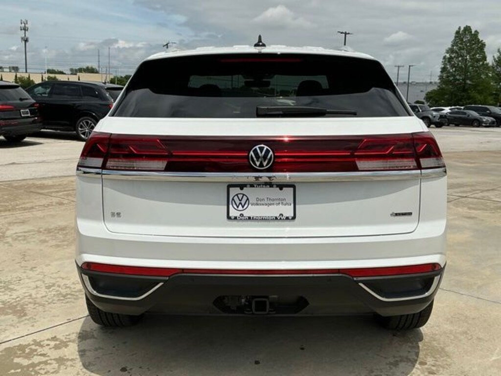 New 2026 Volkswagen Atlas Cross Sport 2.0T SE w/Technology SUV