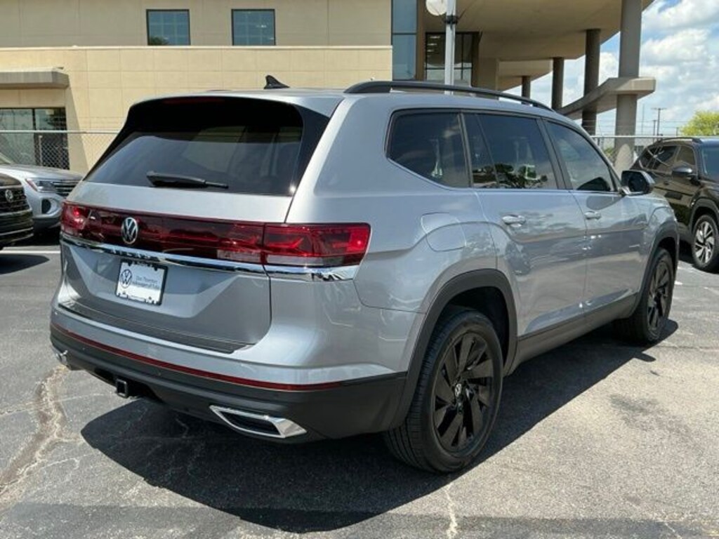 New 2026 Volkswagen Atlas SE w/Technology SUV