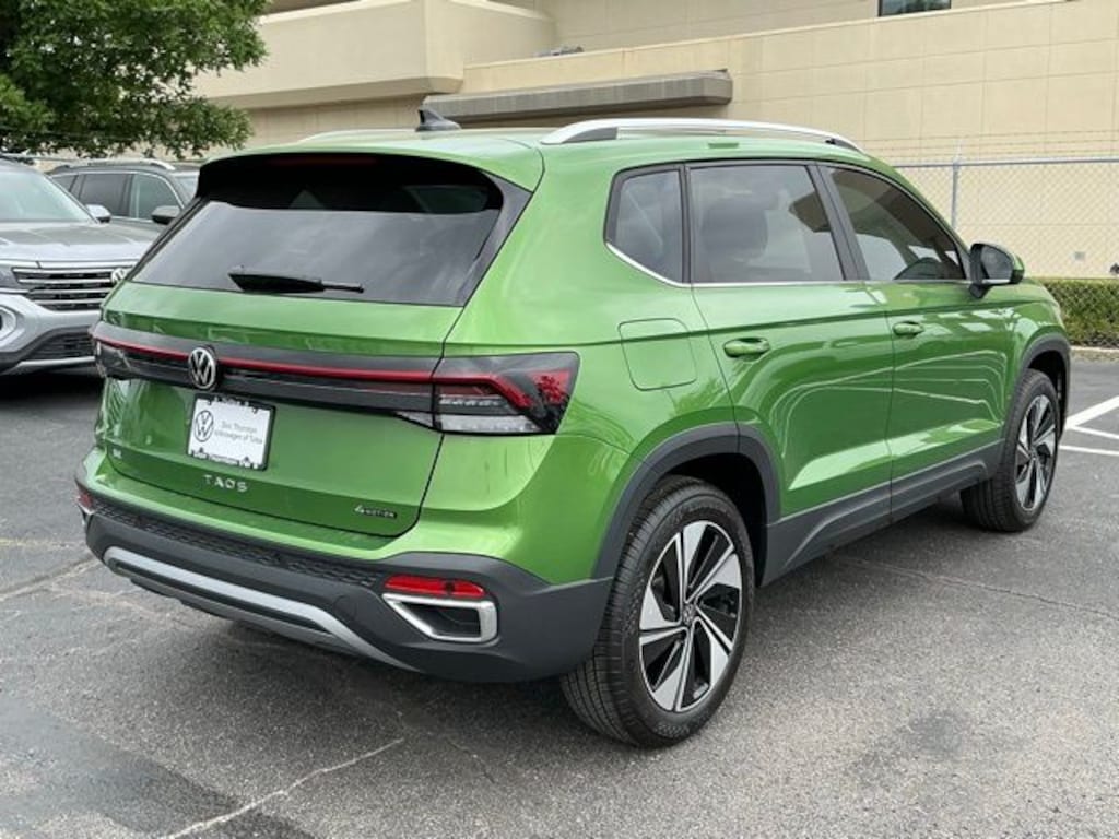 New 2026 Volkswagen Taos 1.5T SE SUV
