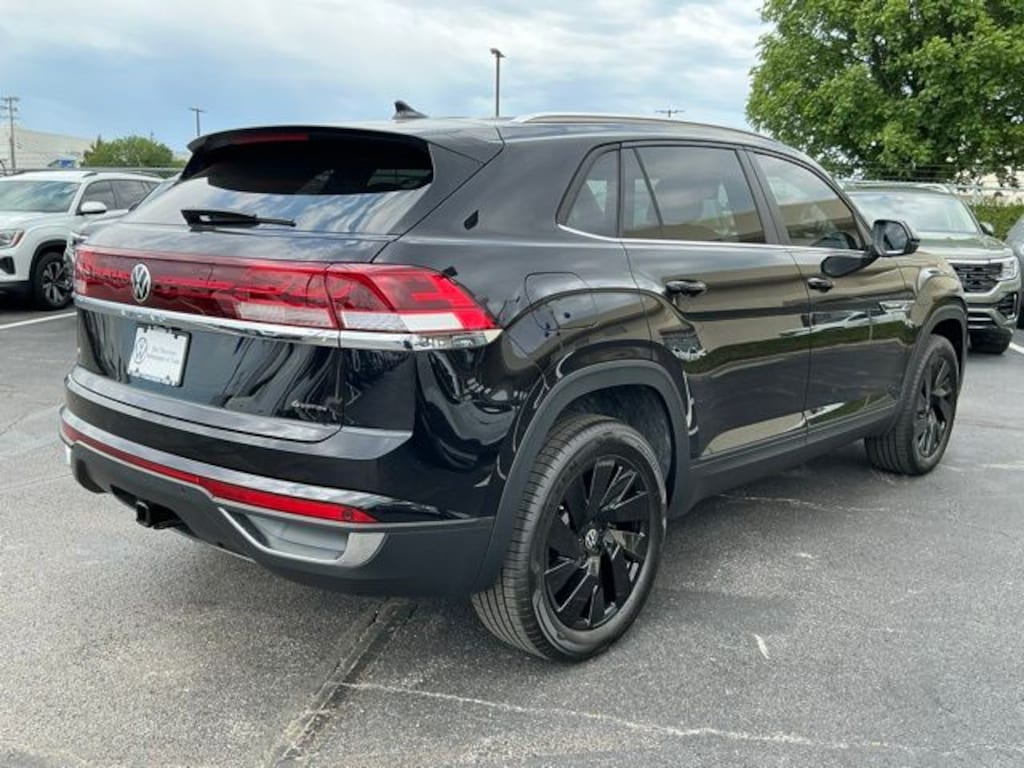 New 2026 Volkswagen Atlas Cross Sport 2.0T SE w/Technology SUV