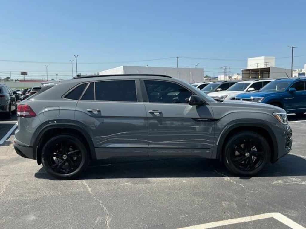 New 2026 Volkswagen Atlas Cross Sport SEL R-Line Black SUV