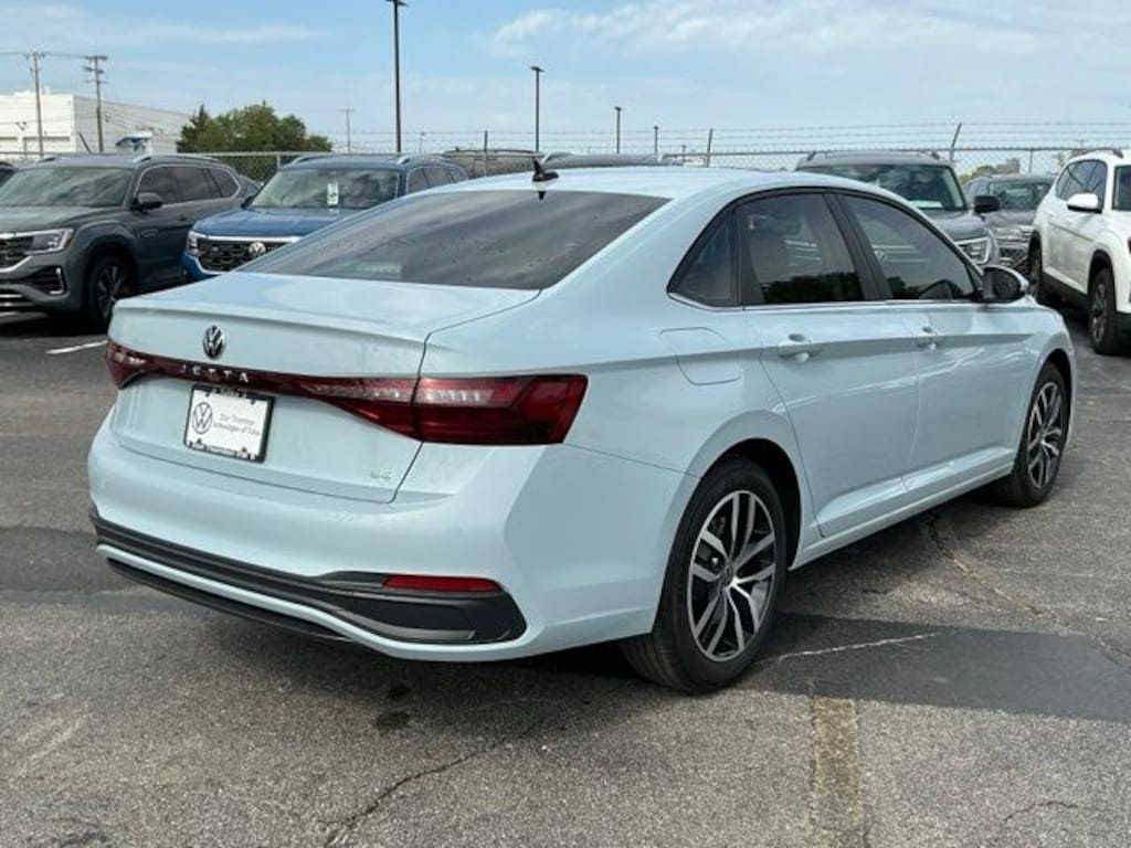 New 2026 Volkswagen Jetta 1.5T SE Sedan