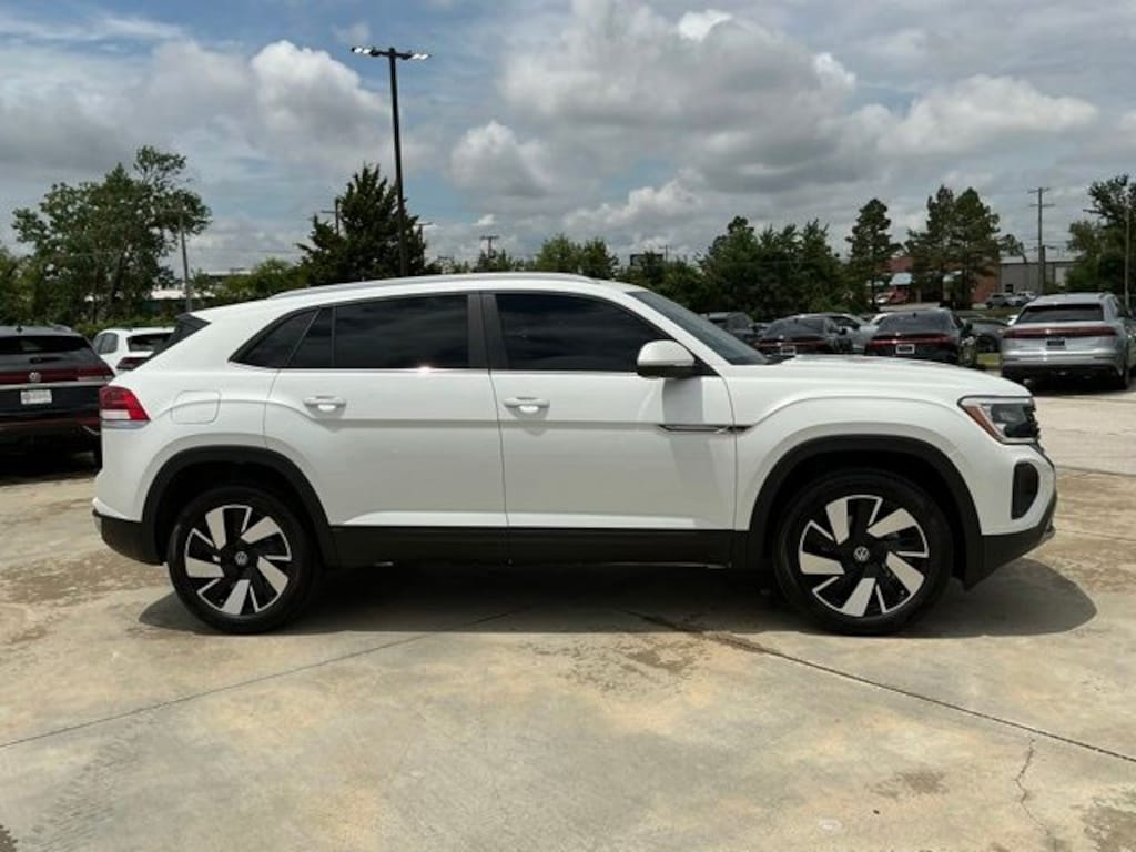 New 2026 Volkswagen Atlas Cross Sport SE w/Technology SUV