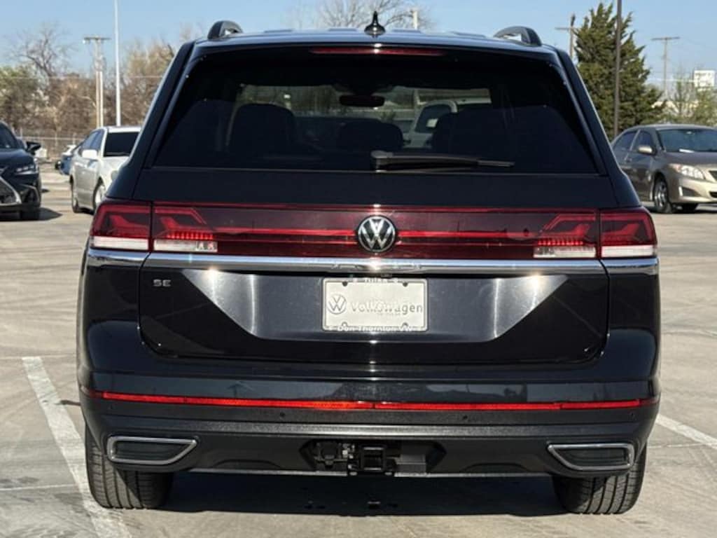 Used 2024 Volkswagen Atlas 2.0T SE w/Technology SUV