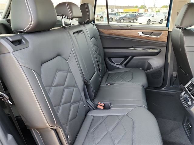 2026 Volkswagen Atlas SE w/Tech - Photo 18