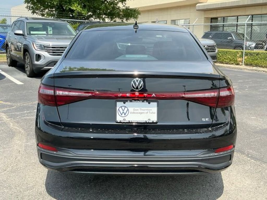 New 2026 Volkswagen Jetta 1.5T SE Sedan