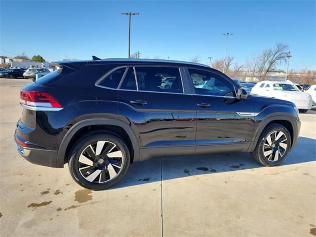 New 2026 Volkswagen Atlas Cross Sport 2.0T SE w/Technology SUV