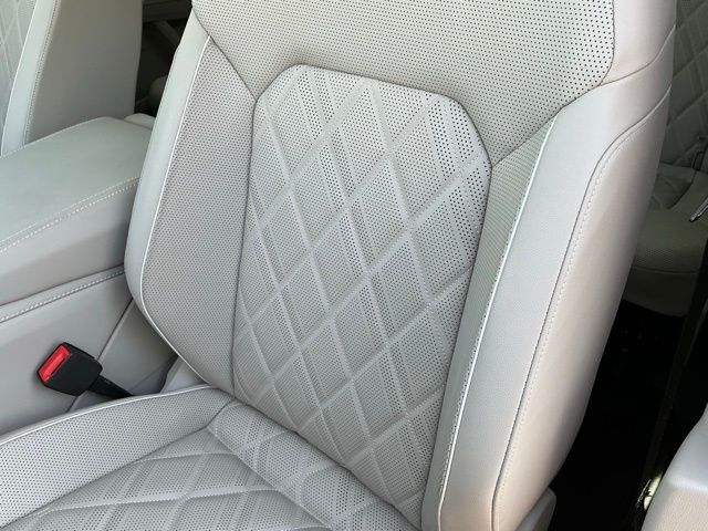 2025 Volkswagen Atlas SEL Premium R-Line - Photo 17