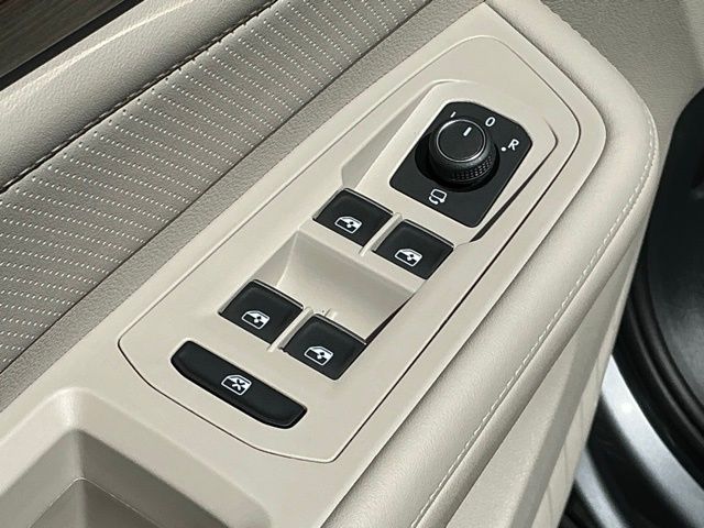 2025 Volkswagen Atlas SEL Premium R-Line - Photo 14