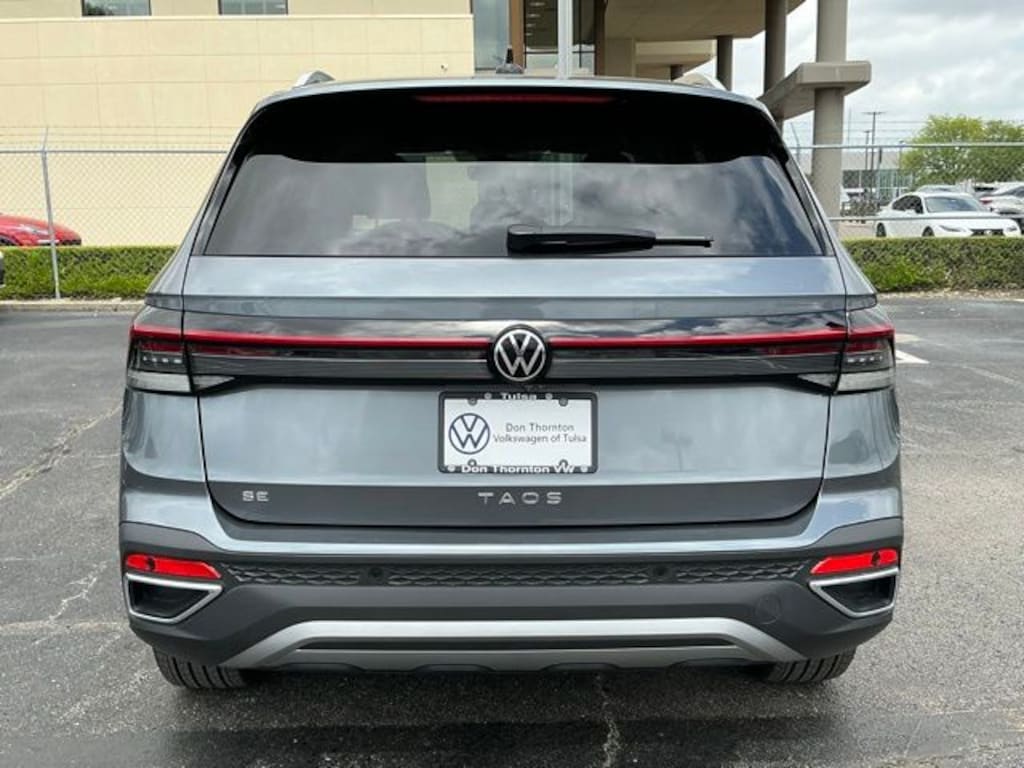 New 2026 Volkswagen Taos 1.5T SE SUV
