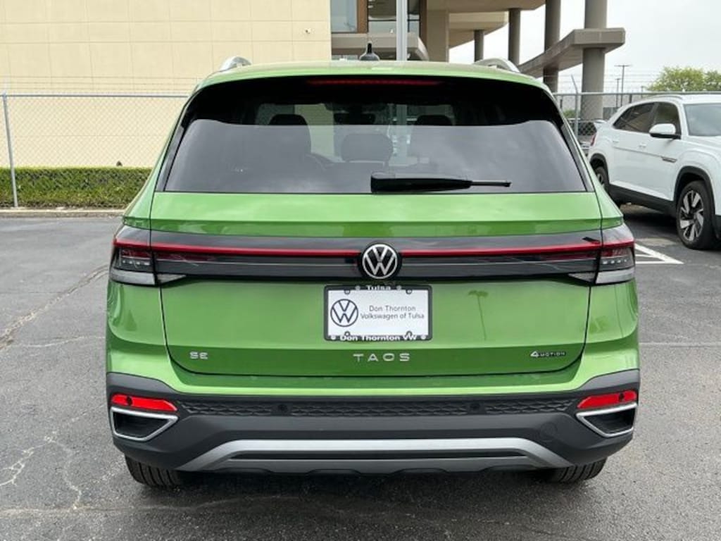 New 2026 Volkswagen Taos 1.5T SE SUV