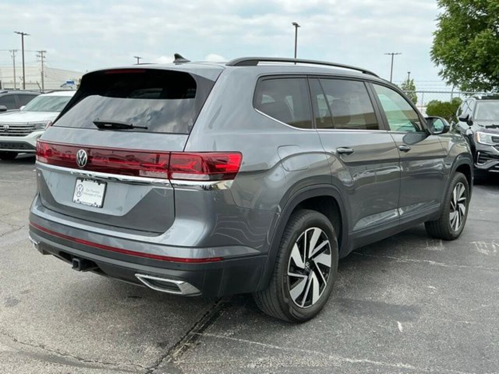 Used 2025 Volkswagen Atlas 2.0T SE w/Technology SUV