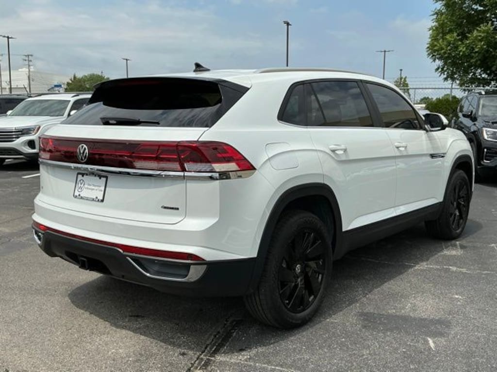 New 2026 Volkswagen Atlas Cross Sport SE w/Technology SUV