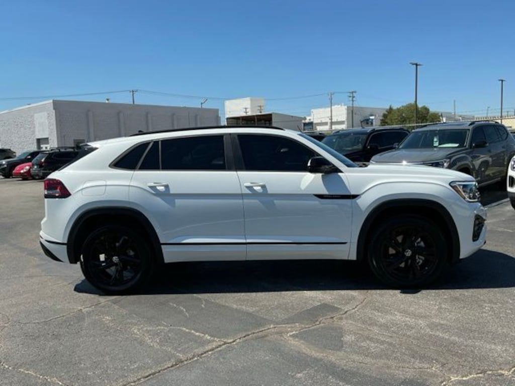 New 2026 Volkswagen Atlas Cross Sport SEL R-Line Black SUV