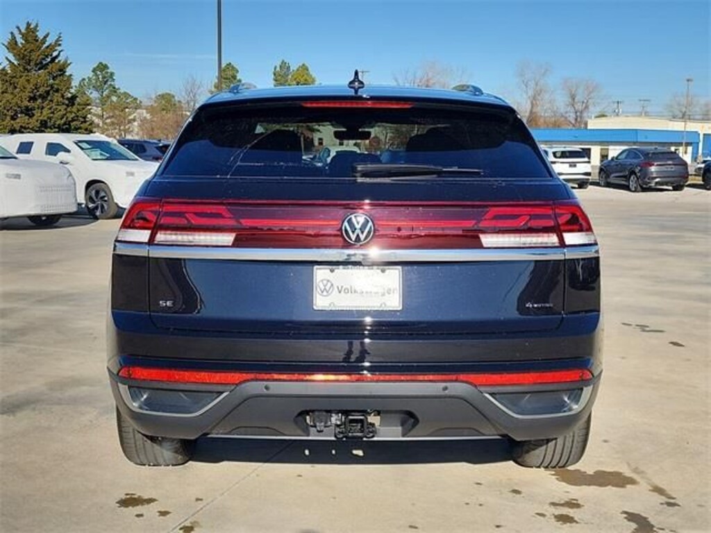 New 2026 Volkswagen Atlas Cross Sport 2.0T SE w/Technology SUV
