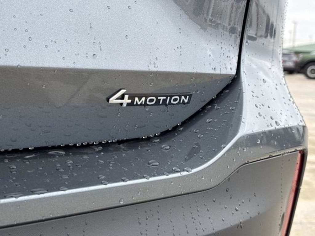 New 2026 Volkswagen Tiguan SE SUV