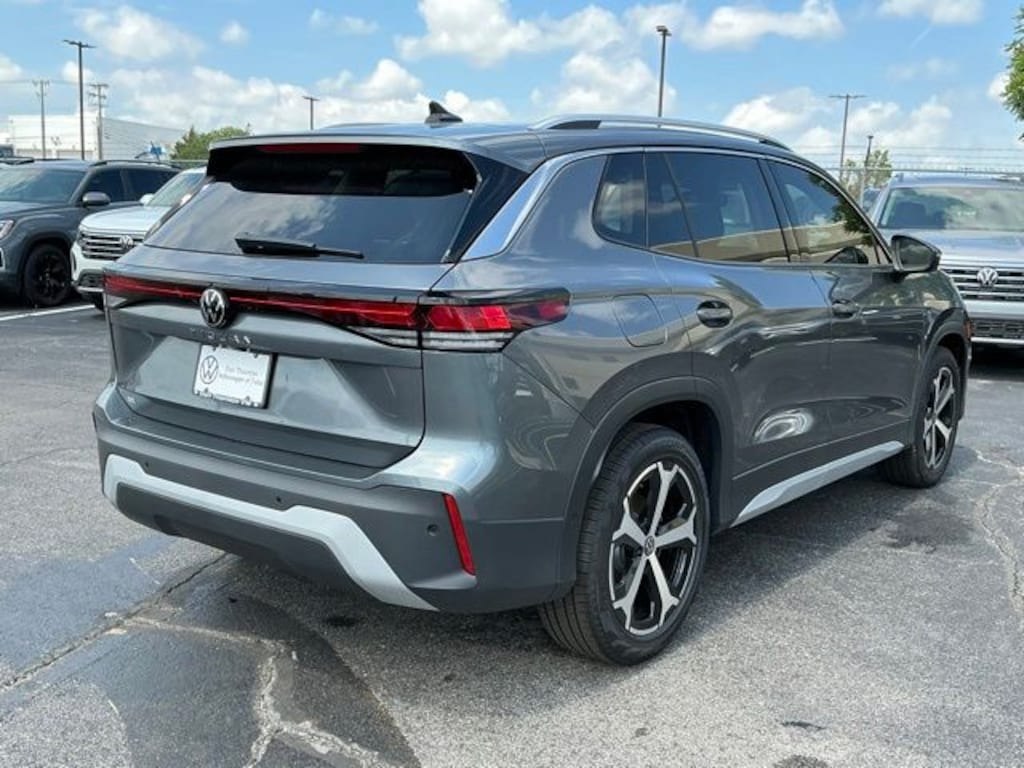 New 2026 Volkswagen Tiguan SE SUV