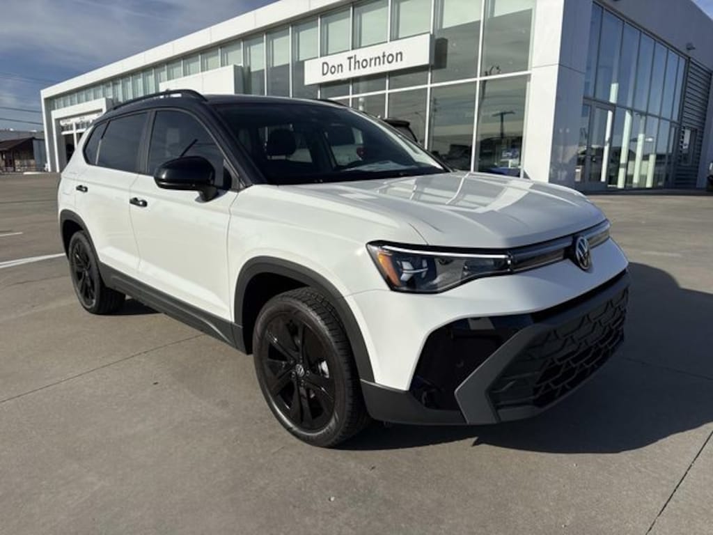 New 2026 Volkswagen Taos 1.5T SE Black SUV