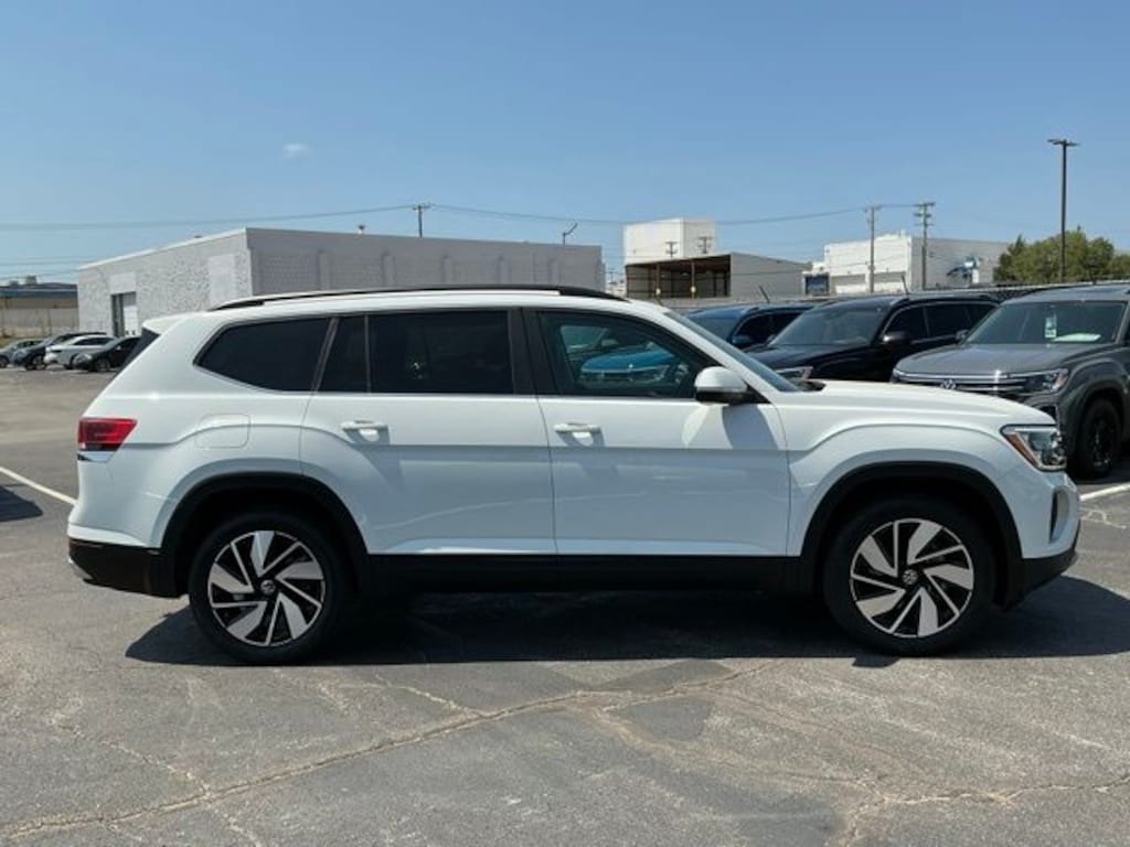 Used 2024 Volkswagen Atlas 2.0T SE w/Technology SUV