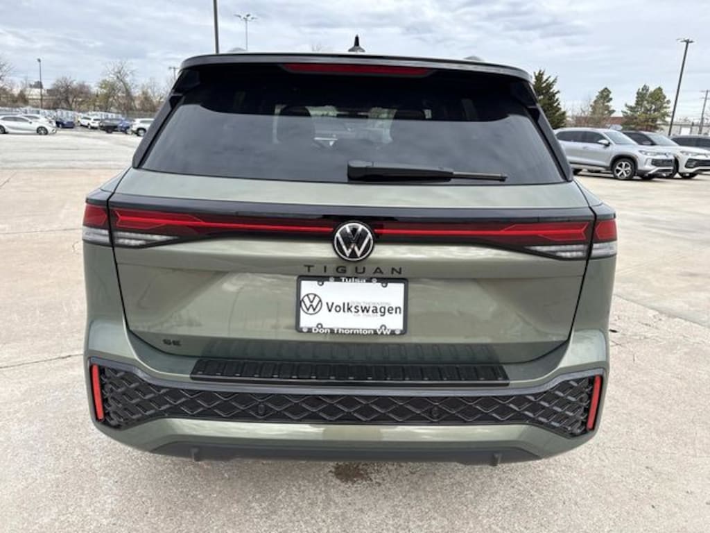 New 2026 Volkswagen Tiguan SE R-Line Black SUV