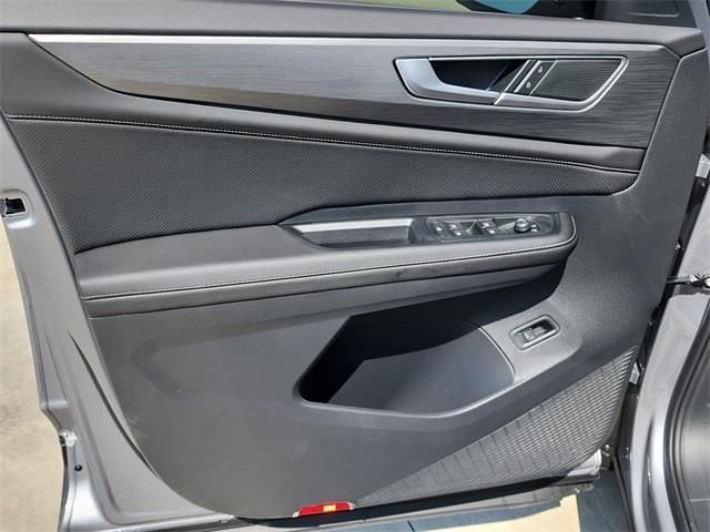 2026 Volkswagen Atlas Cross Sport SE w/Tech - Photo 11