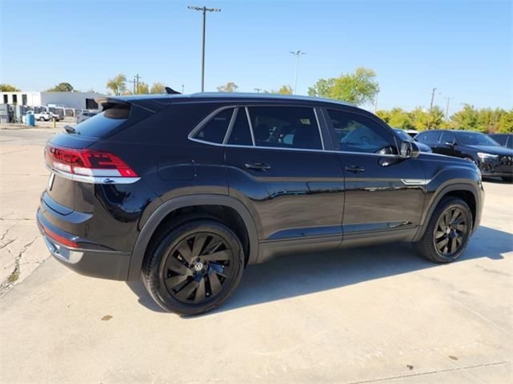 New 2026 Volkswagen Atlas Cross Sport 2.0T SE w/Technology SUV