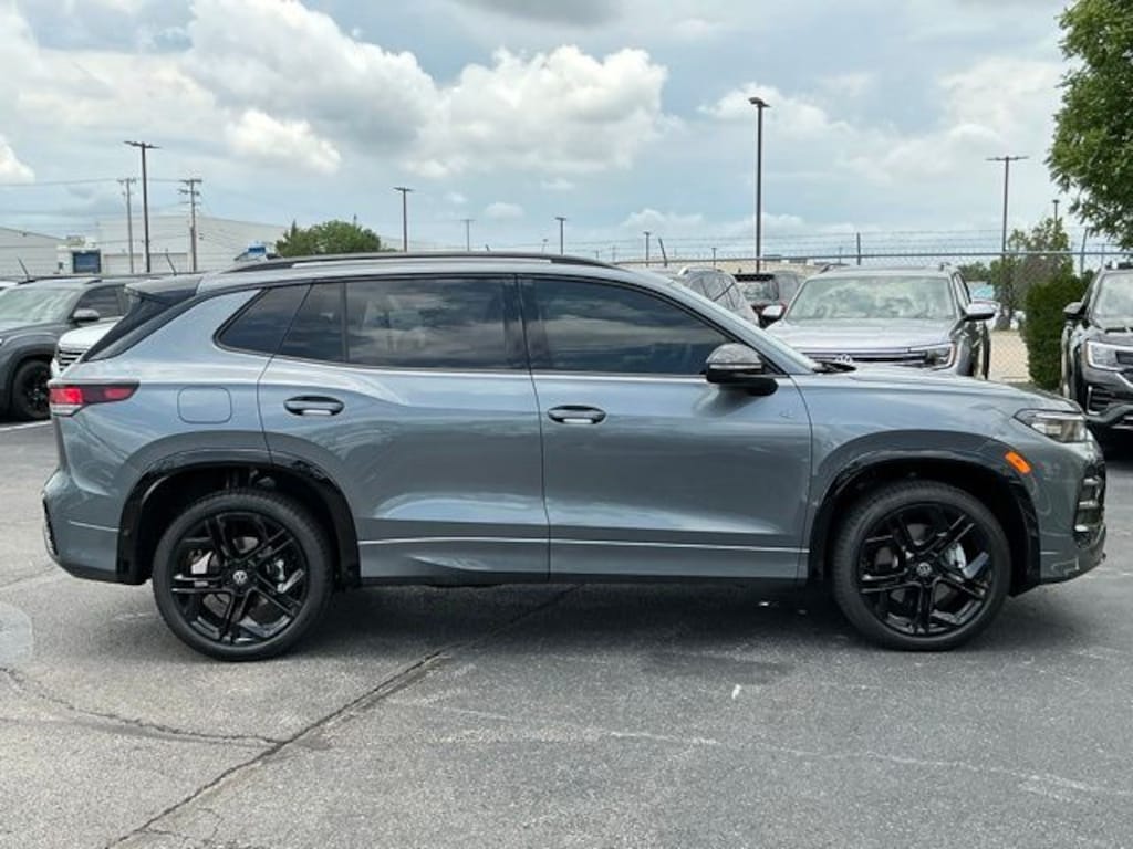 New 2026 Volkswagen Tiguan 2.0T SE R-Line Black SUV