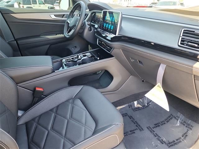 2026 Volkswagen Atlas Cross Sport SE w/Tech - Photo 17