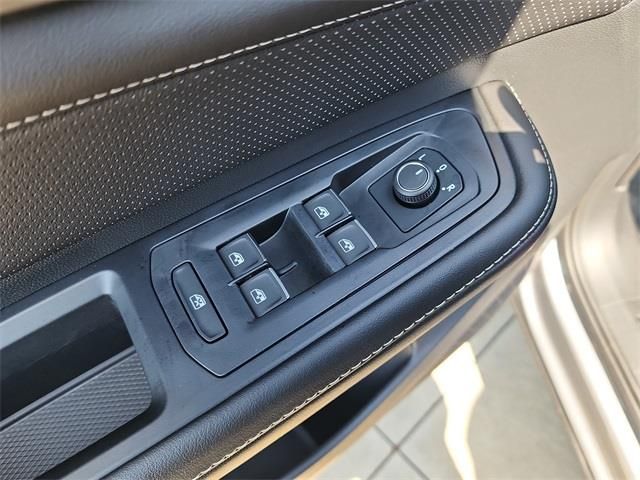 2026 Volkswagen Atlas Cross Sport SE w/Tech - Photo 12