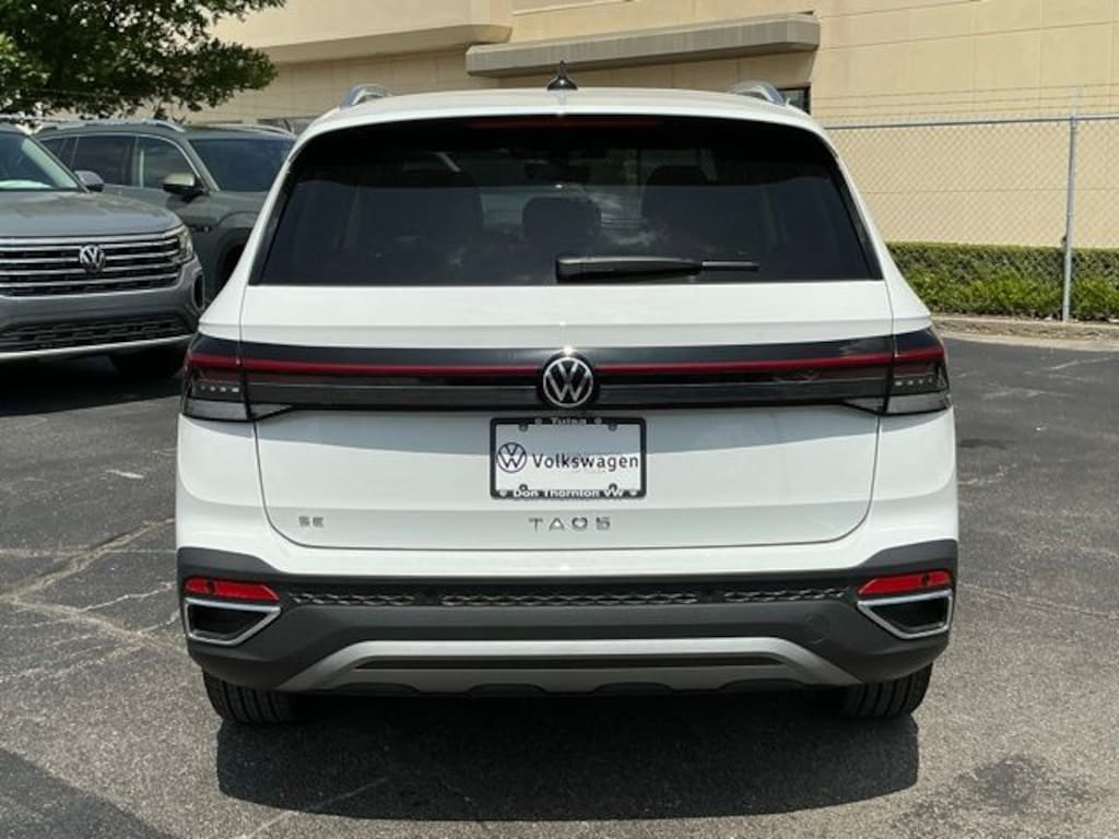 New 2026 Volkswagen Taos 1.5T SE SUV