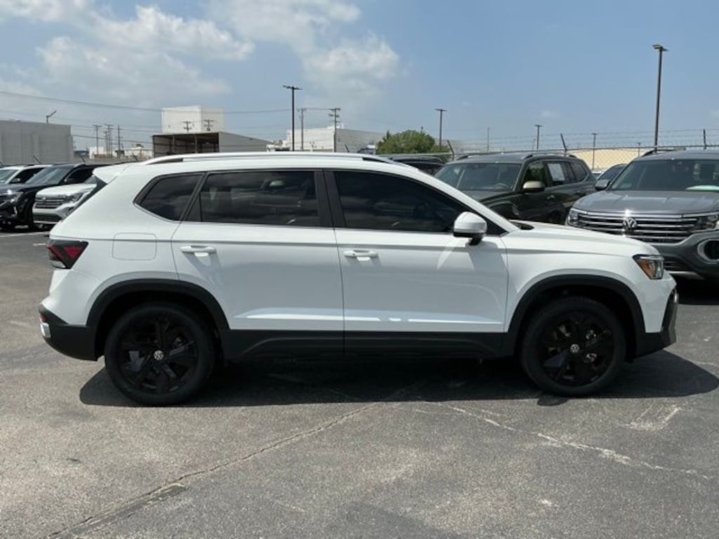 New 2026 Volkswagen Taos 1.5T SE SUV