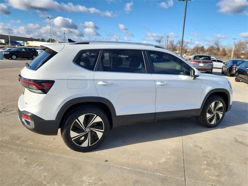 New 2026 Volkswagen Taos 1.5T SE SUV