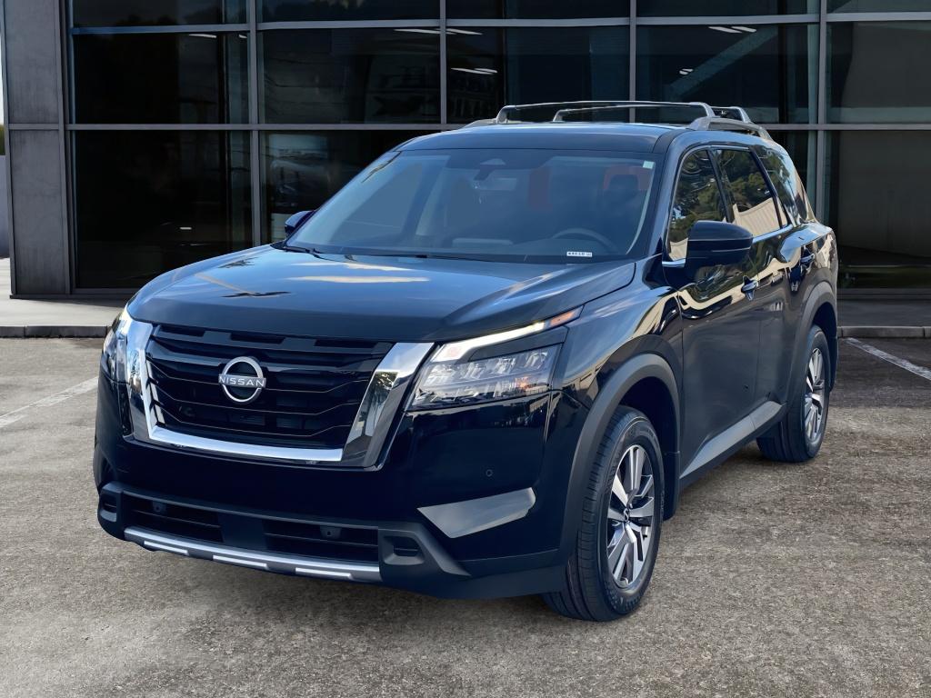 2025 Nissan Pathfinder SL photo 2