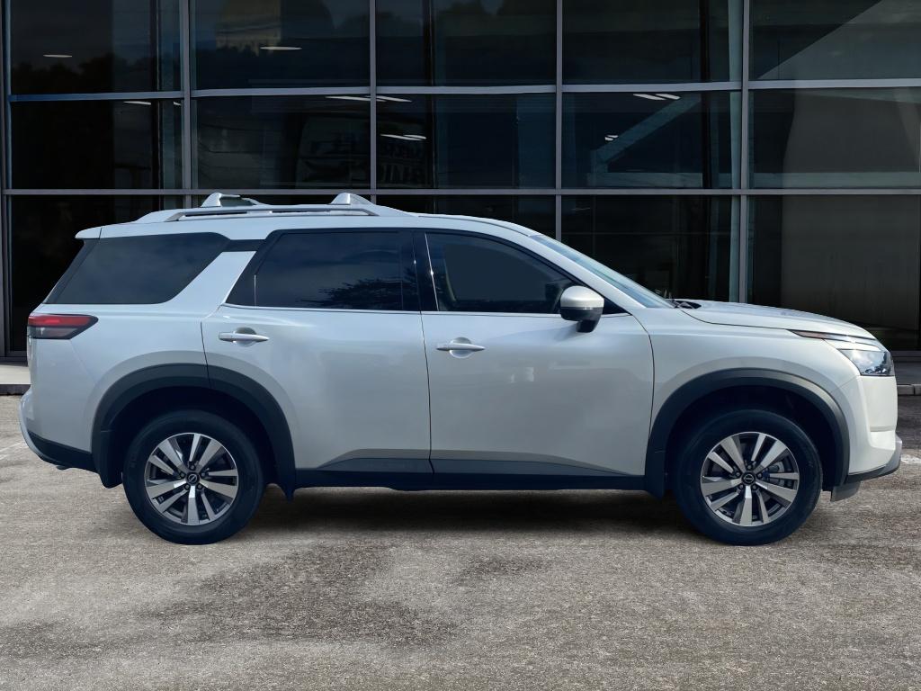 2025 Nissan Pathfinder SL photo 4