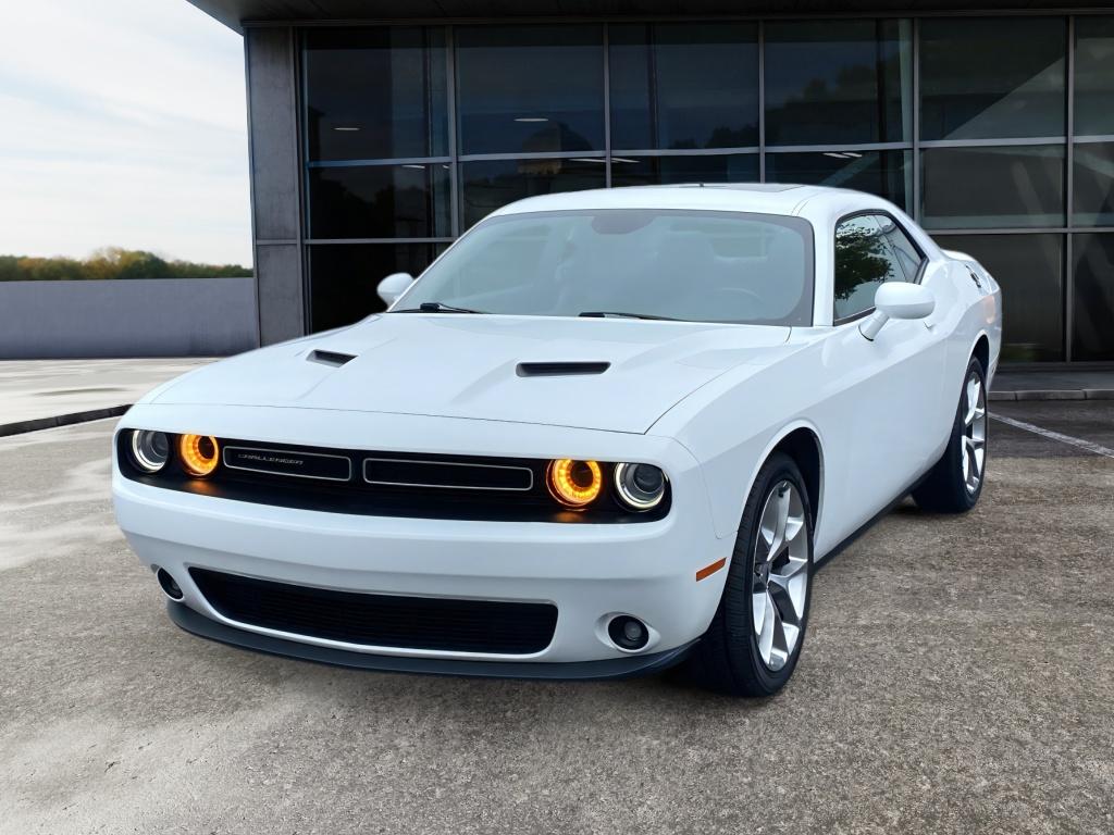 2021 Dodge Challenger SXT photo 3