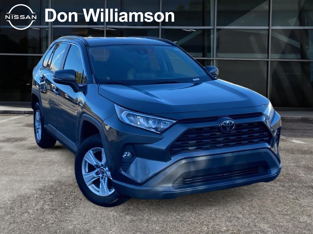 2020 Toyota RAV4 XLE's photo