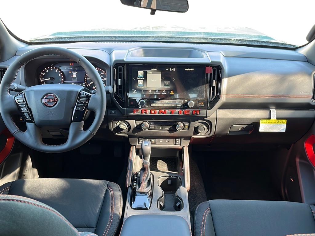 2025 Nissan Frontier PRO-4X Crew Cab photo 2