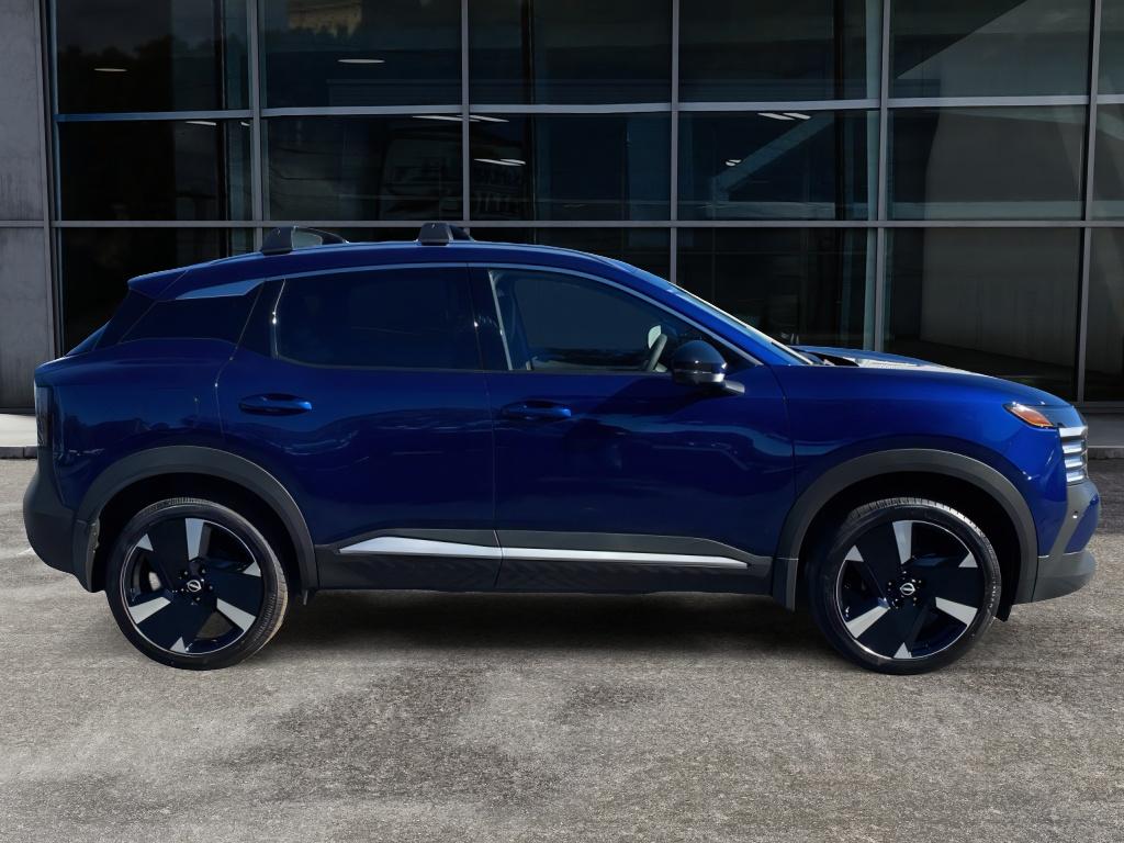 2026 Nissan Kicks SR photo 4