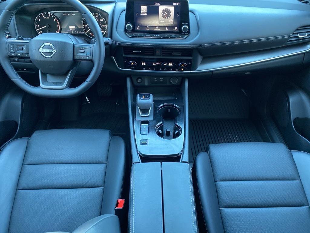 2025 Nissan Rogue SV photo 2